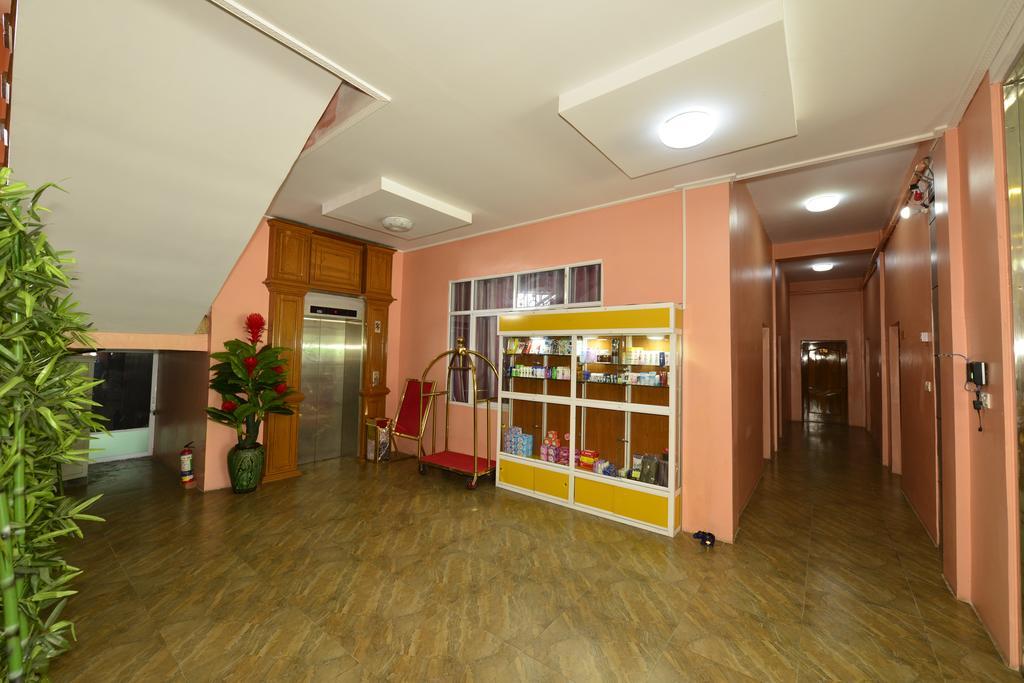 Royal Naung Yoe Hotel Mandalay Exteriör bild