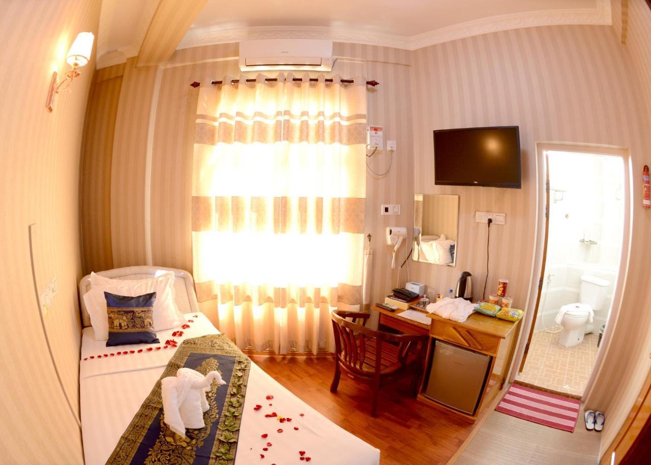 Royal Naung Yoe Hotel Mandalay Exteriör bild